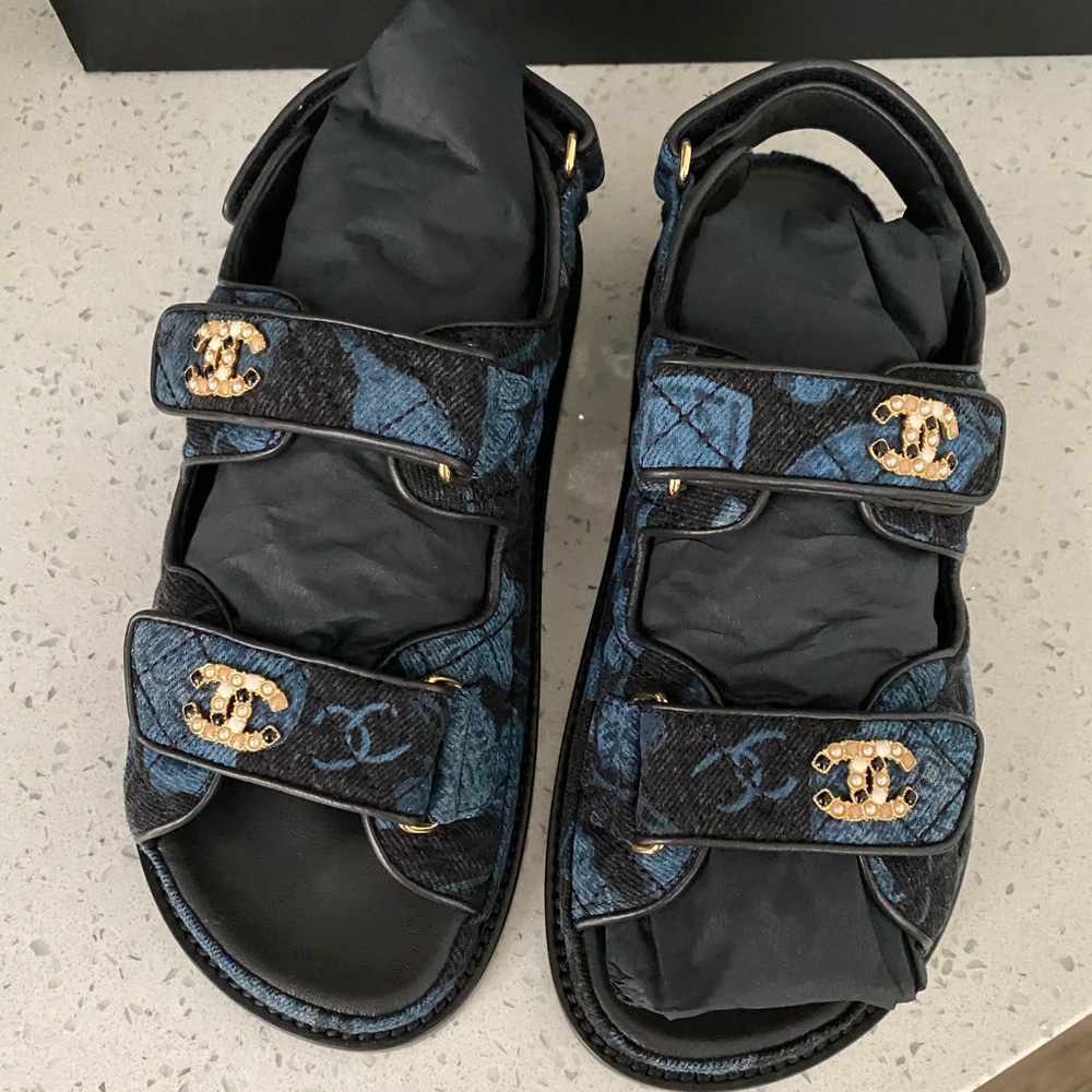 New CHANEL 2021 “dad” sandals - Picture 3 of 16
